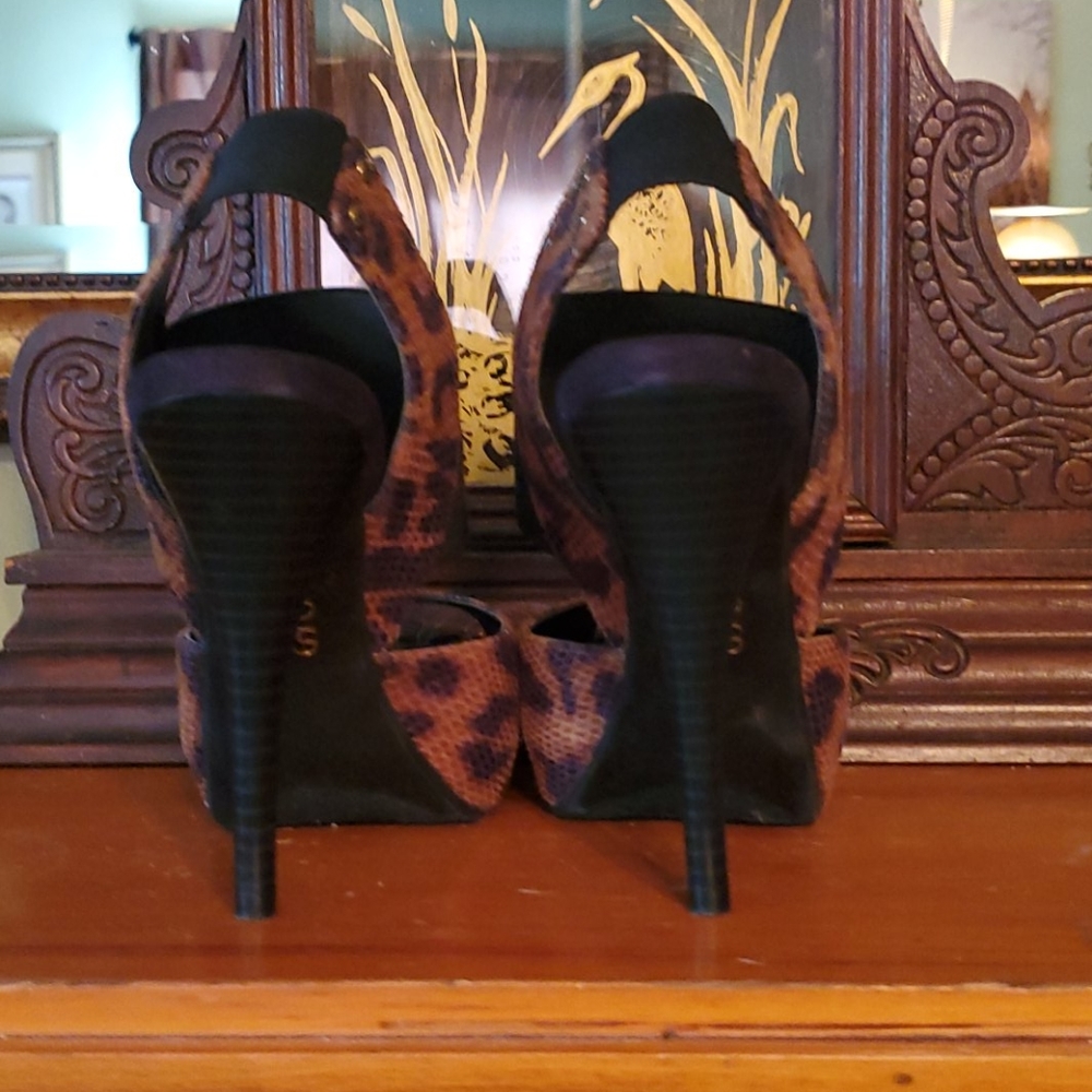 Heels - Picture 3 of 4